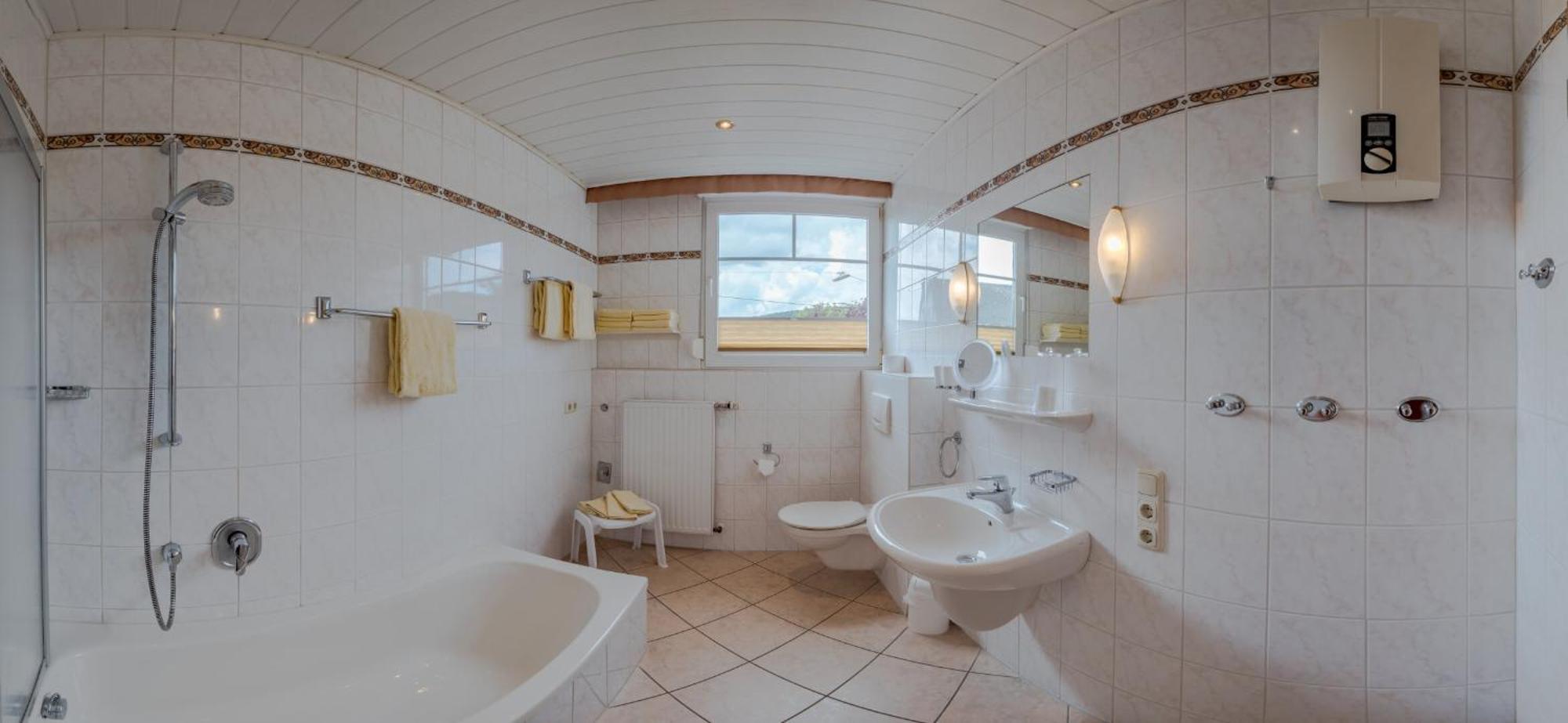 Ferienweingut Winnebeck Apartment Köwerich